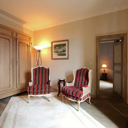 Rustic Charm, Modern Comfort, Cleaning Included * Latour