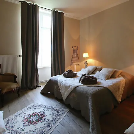 Rustic Charm, Modern Comfort, Cleaning Included Latour