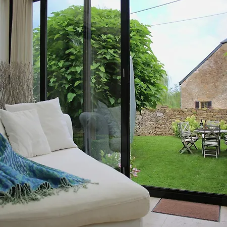 Rustic Charm, Modern Comfort, Cleaning Included Holiday home