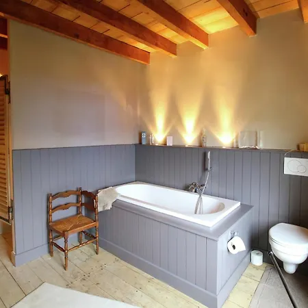 Rustic Charm, Modern Comfort, Cleaning Included * Latour