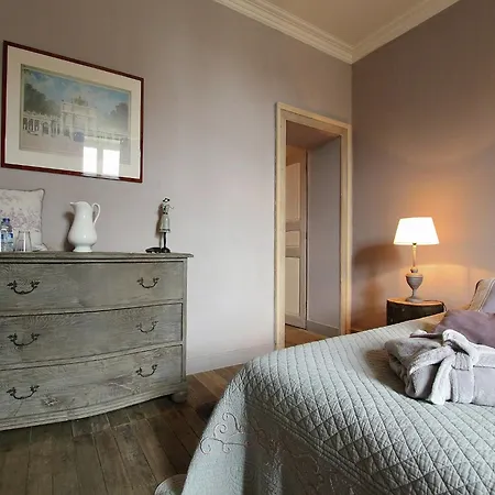 Rustic Charm, Modern Comfort, Cleaning Included Holiday home