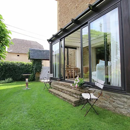 Holiday home Rustic Charm, Modern Comfort, Cleaning Included *